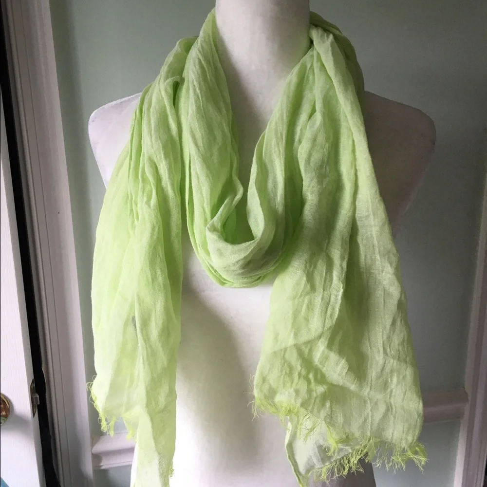 NWOT Eddie Bauer green scarf